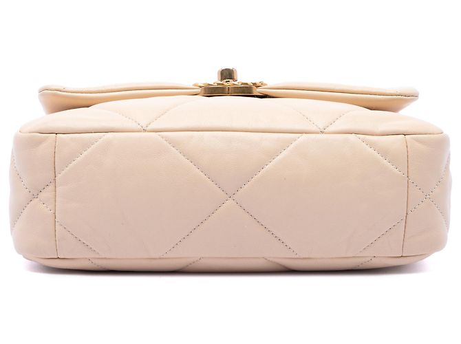 Chanel 19 Flap Medium en agneau marron Beige - vue 3
