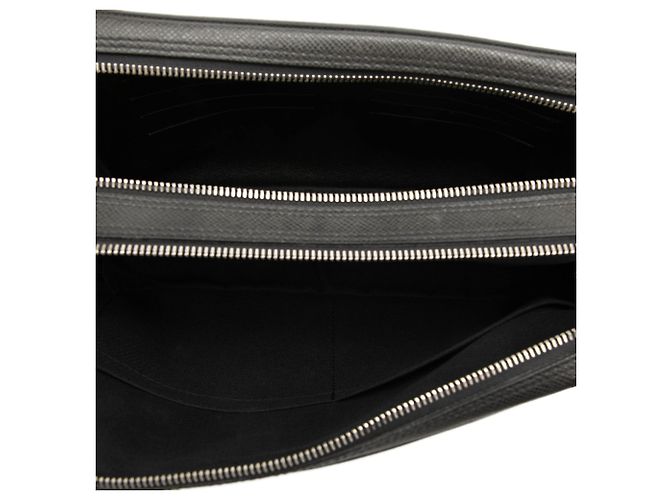 Louis Vuitton Black Taiga Kasai Nero - vista 4