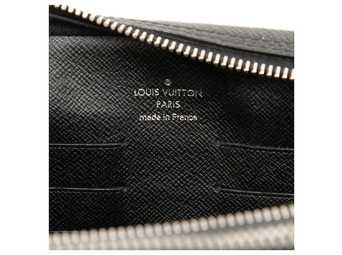 Louis Vuitton Black Taiga Kasai Nero - vista 5