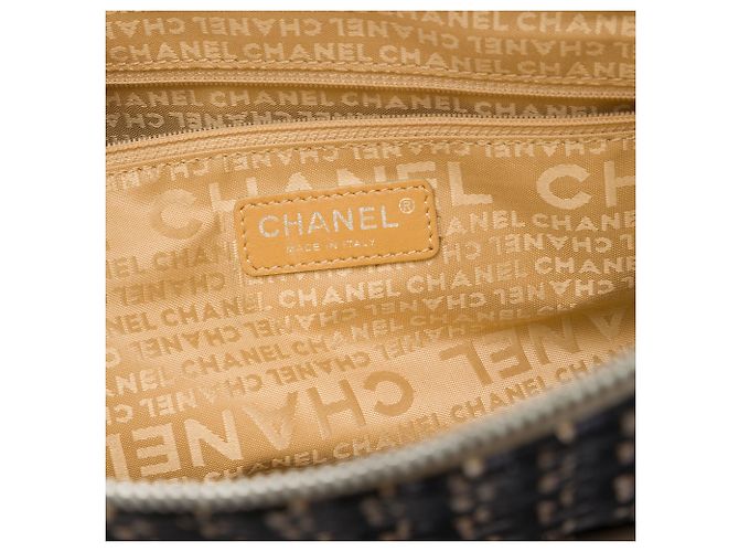 Borsa Tote Verticale Chanel Black CC Canvas Clover Nero - vista 5