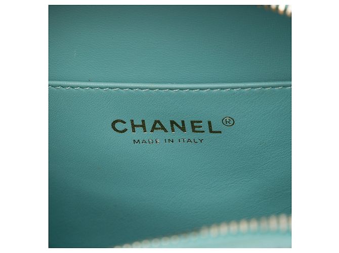 Chanel Blue Caviar CC Filigree Vertical Vanity Case Blu chiaro - vista 5