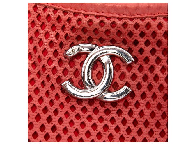 Borsa Tote Chanel Up In The Air in vitello traforato rosso - vista 5
