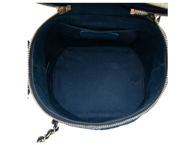 Vanity Necessaire Chanel Blue CC Quilted Denim Trip con catena - vista 4