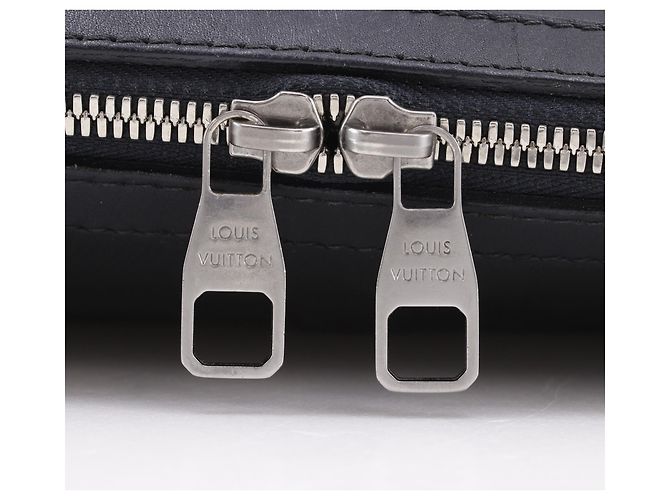 Borsa a tracolla Louis Vuitton Calypso MM Nero - vista 17