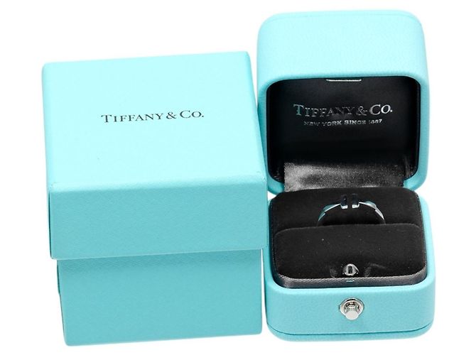 Autre Marque Tiffany & Co. T Wire Ring in 18K Weißgold - Ansicht 10