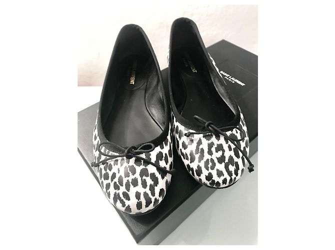 Autre Marque Saint Laurent Bailarinas de Pony Hair Estampado Leopardo Negro Blanco Estampado de leopardo - vista 2