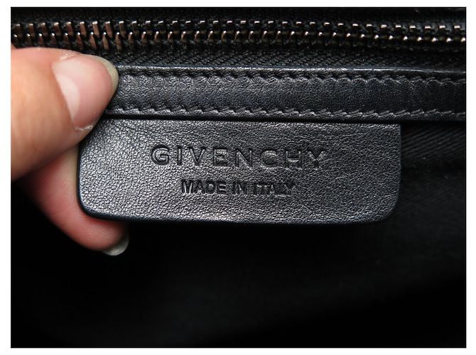 NUOVA BORSA GIVENCHY ANTIGONA PM PELLE LACCATA NERA TRACOLLA Nero - vista 11