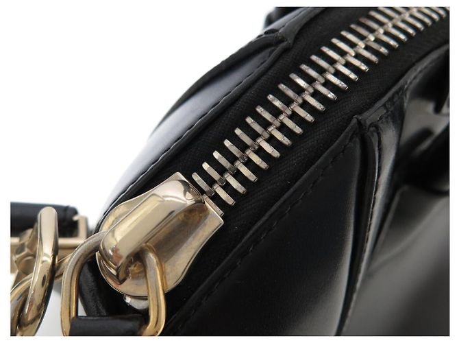 NUOVA BORSA GIVENCHY ANTIGONA PM PELLE LACCATA NERA TRACOLLA Nero - vista 14