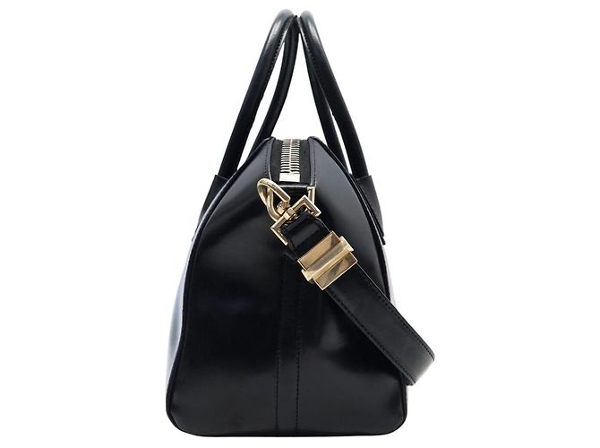 NUOVA BORSA GIVENCHY ANTIGONA PM PELLE LACCATA NERA TRACOLLA Nero - vista 4