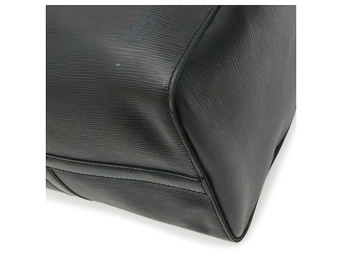 Louis Vuitton Epi Keepall Negro - vista 3