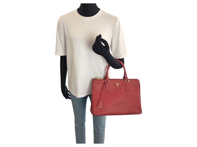 Prada Saffiano Tote mit Dreieckslogo Rot - Ansicht 7