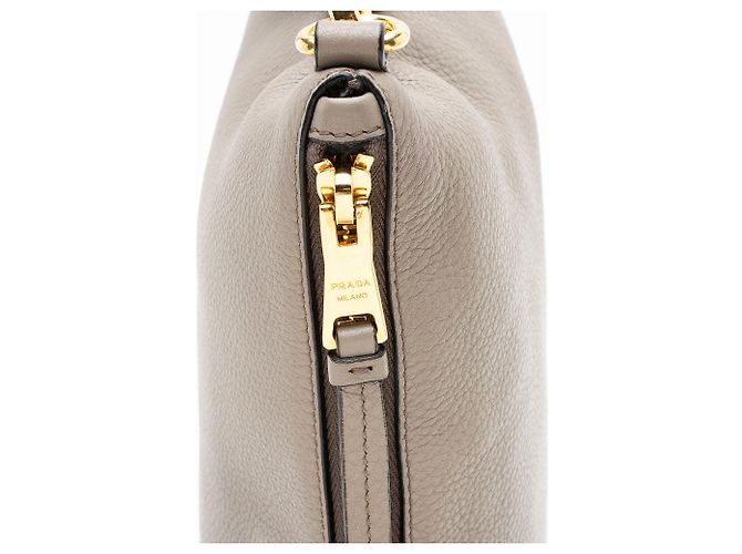 Prada Vitello Phenix Zip Crossbody Grigio - vista 9