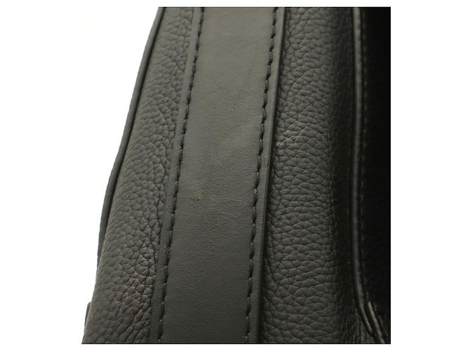 Bolso de hombro Louis Vuitton Takeoff Messenger Negro - vista 4