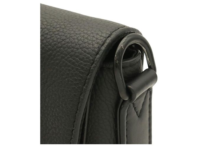 Bolso de hombro Louis Vuitton Takeoff Messenger Negro - vista 7
