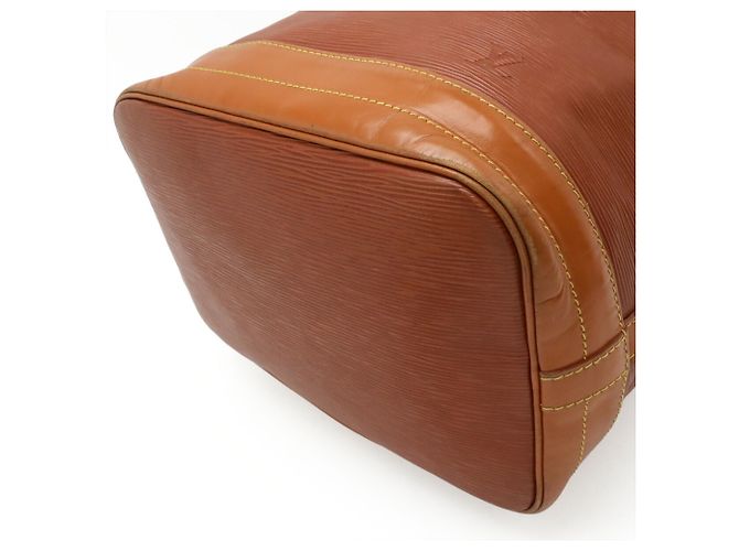 Borsa a tracolla Louis Vuitton Epi Noe Marrone Multicolore D'oro - vista 4