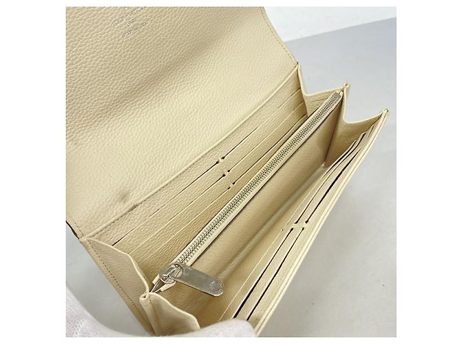 Louis Vuitton Mahina Portefeuille Iris Long Wallet Bianco sporco - vista 3