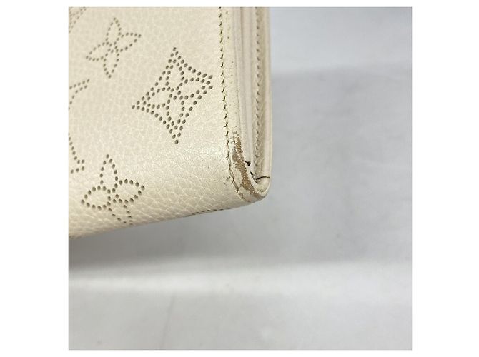Louis Vuitton Mahina Portefeuille Iris Long Wallet Bianco sporco - vista 5