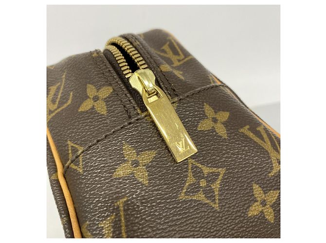 Louis Vuitton Monogram Cite MM Shoulder Bag Brown - view 9