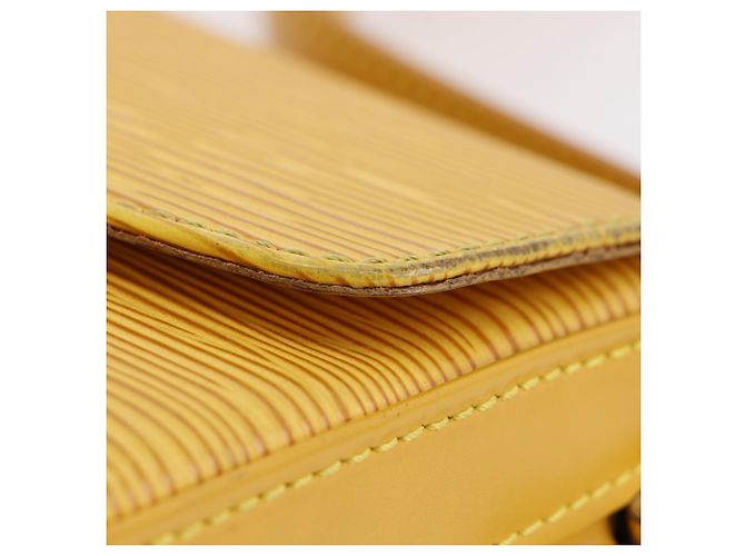 Borsa a tracolla Louis Vuitton Bushi Giallo - vista 12