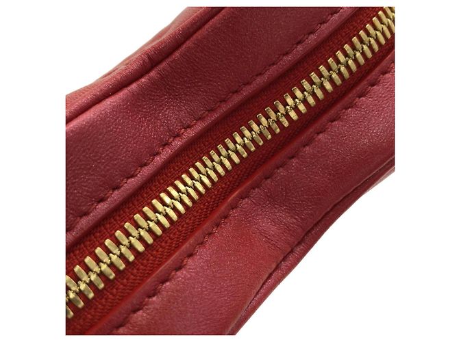 Borsa a tracolla Louis Vuitton Heart on Chain M80837 Rosso - vista 5