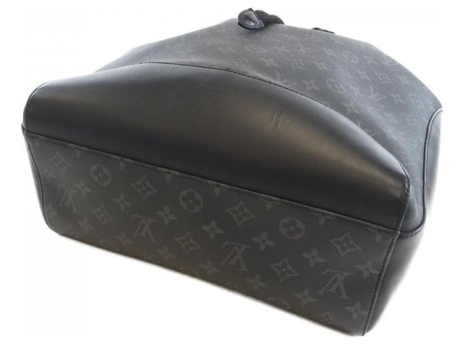 Mochila Explorer Monogram Eclipse Louis Vuitton Negro - vista 3