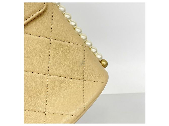 Timeless Borsa a tracolla Chanel Matelassé in pelle di agnello Beige - vista 9
