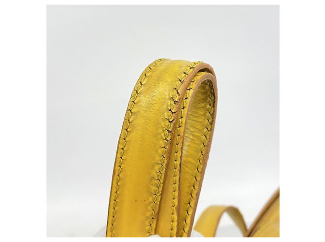 Borsa a tracolla Louis Vuitton Epi Saint Jacques Giallo - vista 8