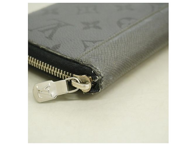 Louis Vuitton Taigarama Zippy Wallet Silvery - view 5