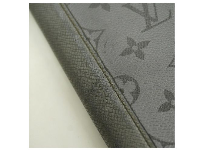 Louis Vuitton Taigarama Zippy Wallet Silvery - view 7
