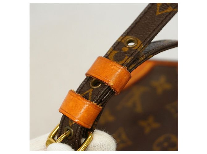 Bolsa de Ombro Louis Vuitton Monogram Danube Marrom - vista 8