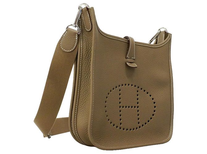 Hermès Hermes Evelyne 23 Shoulder Bag Brown - view 2