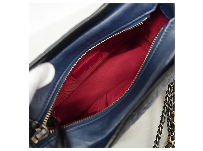 Chanel Gabrielle Schultertasche Schwarz Marineblau - Ansicht 4