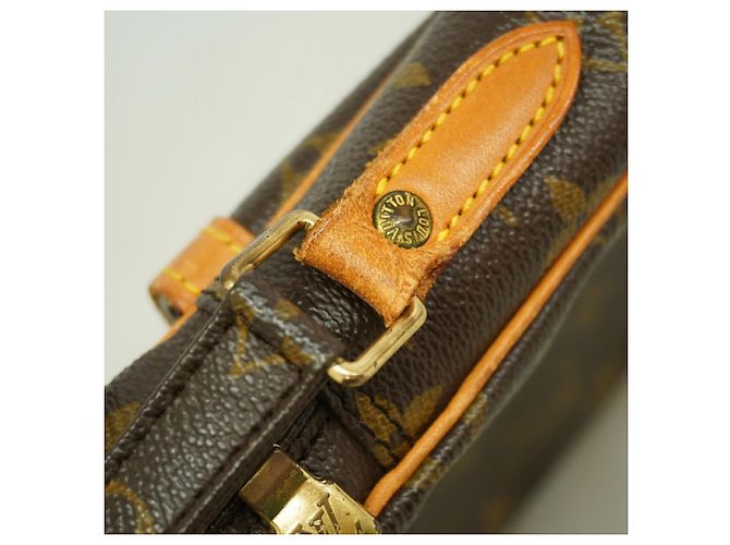 Bolsa de Ombro Louis Vuitton Monogram Danube Marrom - vista 7