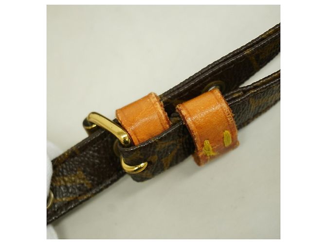 Bolsa de Ombro Louis Vuitton Monogram Danube Marrom - vista 8