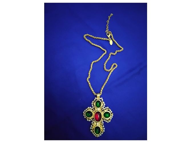 Collana Chanel con Pendente a Croce e Perle Rosso D'oro Verde - vista 6