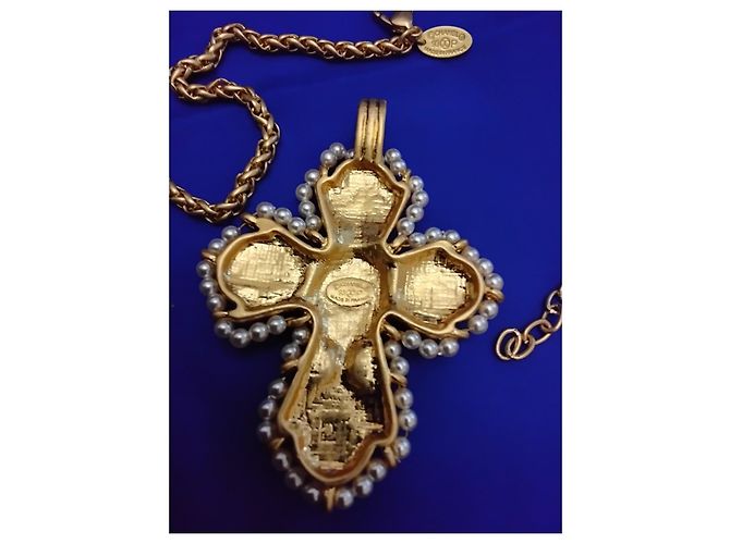 Collana Chanel con Pendente a Croce e Perle Rosso D'oro Verde - vista 7