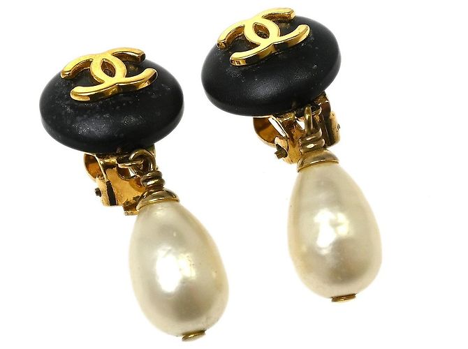 Orecchini a clip Chanel Vintage Round CC Dangle in metallo con perle sintetiche D'oro - vista 2