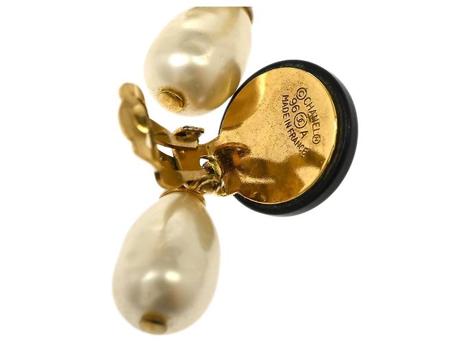 Orecchini a clip Chanel Vintage Round CC Dangle in metallo con perle sintetiche D'oro - vista 5