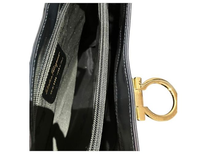 Borsa a tracolla Salvatore Ferragamo Gancini in pelle nera Nero - vista 6