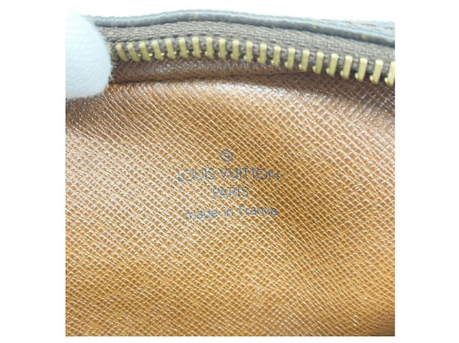 Bolsa de Ombro Louis Vuitton Monogram Danube Marrom - vista 5