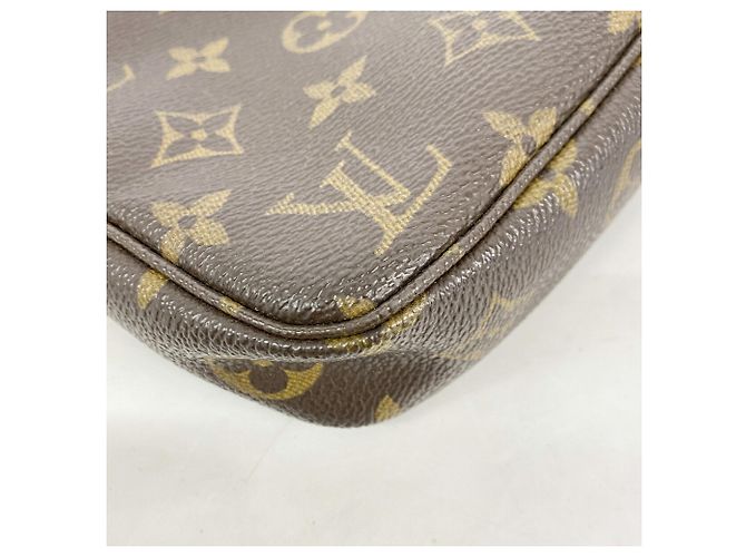 Bolso Louis Vuitton Monogram Pochette Accessoires Castaño - vista 6