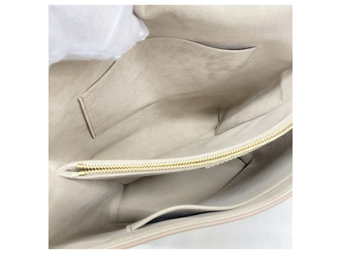 Bolso Louis Vuitton Taurillon Volta - vista 4