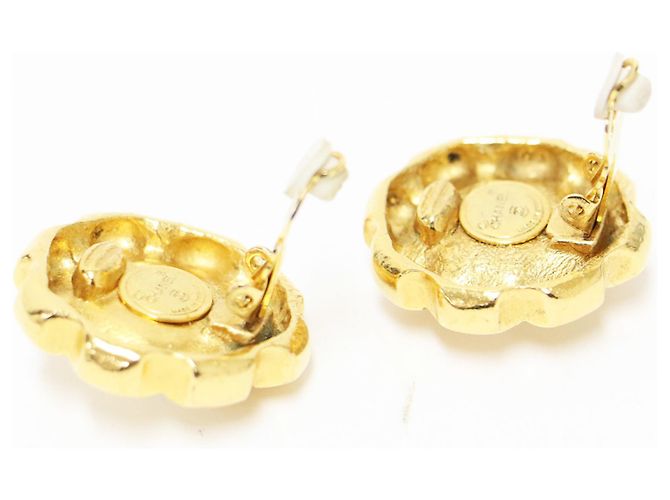 Orecchini a clip Chanel con motivo floreale dorato e perle D'oro - vista 3