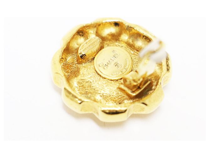Orecchini a clip Chanel con motivo floreale dorato e perle D'oro - vista 4