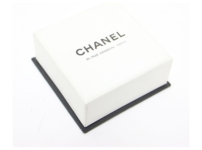 Orecchini a clip Chanel con motivo floreale dorato e perle D'oro - vista 6