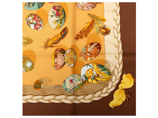 Hermès Hermes Carre 90 Couvee d'Hermes Egg Scarf Marrone Multicolore - vista 5