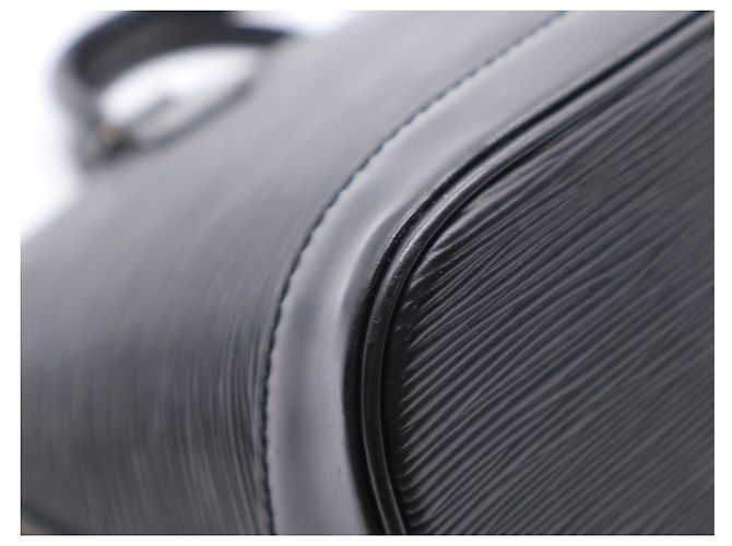 Louis Vuitton Alma Epi Leather PM Noir - vue 6