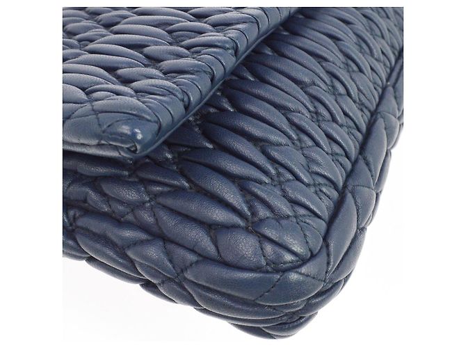 Clutch Miu Miu Crystal Matelassé in pelle XL Blu navy - vista 6