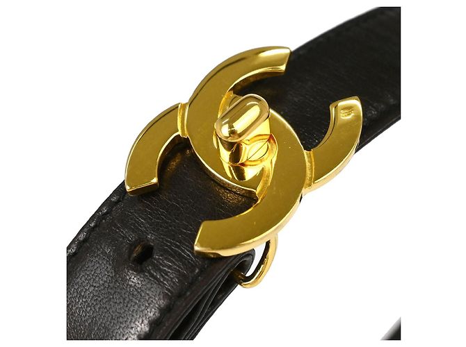 Cintura Chanel CC Turnlock in pelle sottile Nero - vista 3