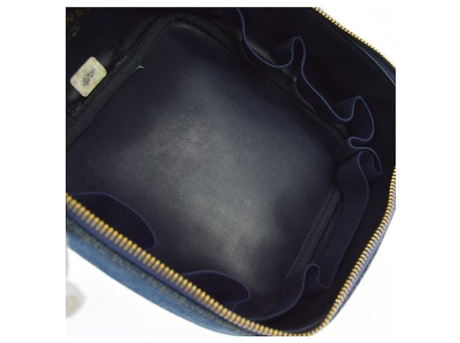 Vanity Neceser Chanel de denim acolchado Azul - vista 3